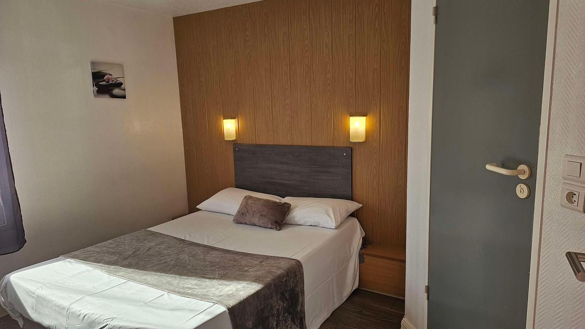 Brit Hotel Essentiel Pau לסקאר מראה חיצוני תמונה